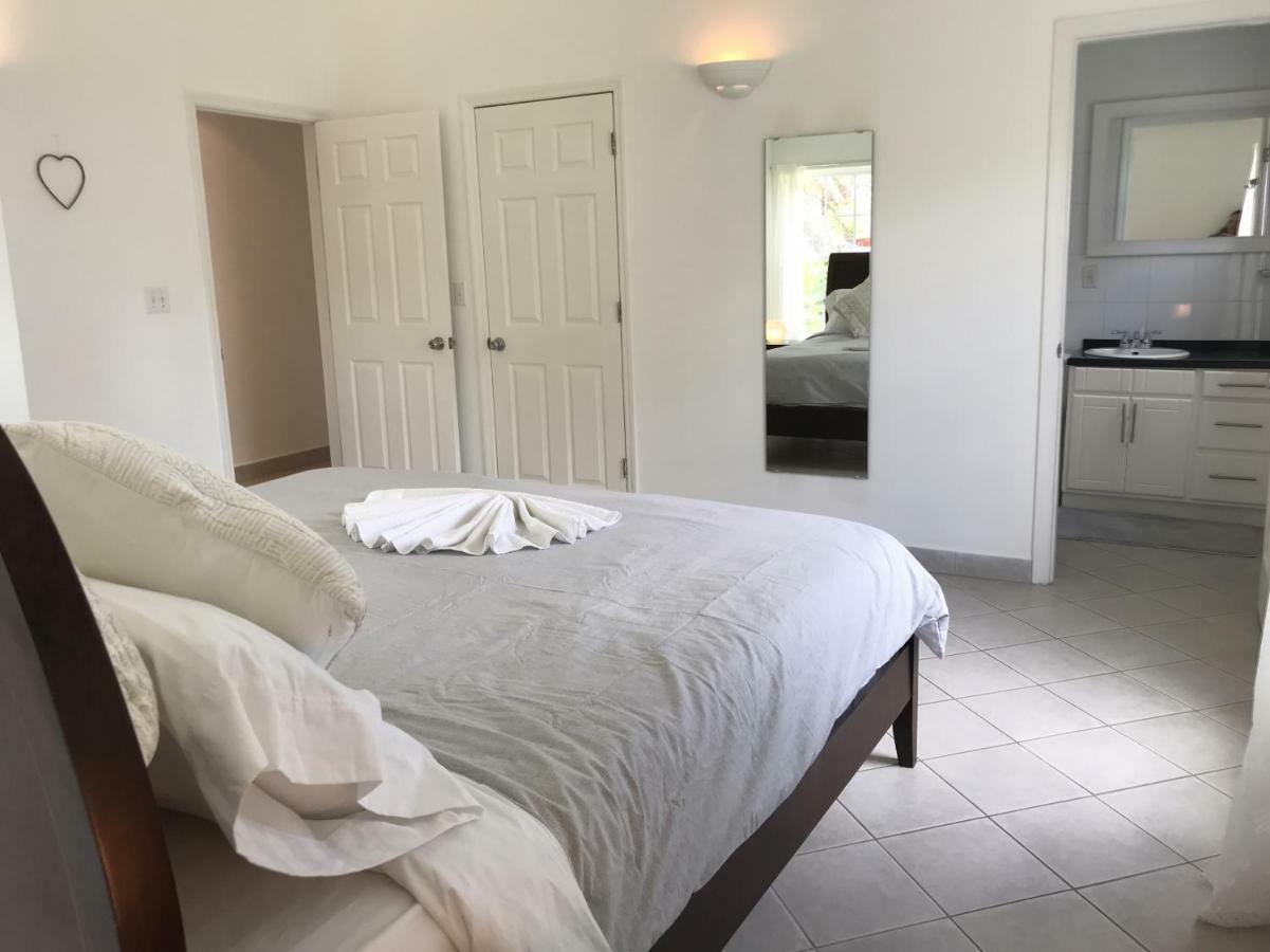The White House Villa Jolly Harbour Ngoại thất bức ảnh