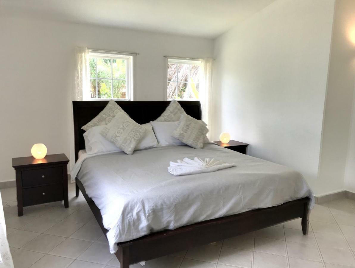 The White House Villa Jolly Harbour Ngoại thất bức ảnh